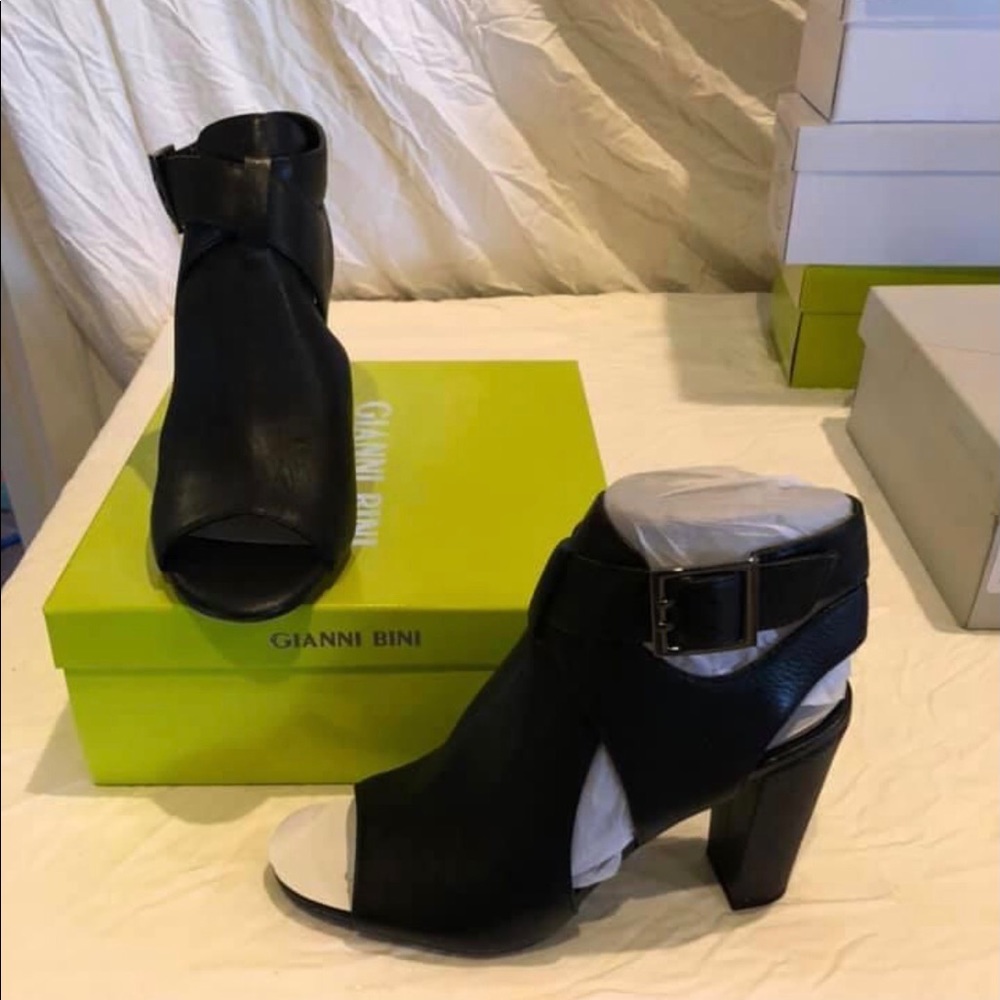 Gianni Bini shoes (never worn) size 9m